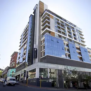city-light-the-stunning-mirage-apartment-gym-outdoor.hotels-capetown.com/